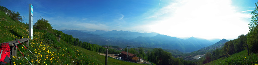 Da Curtafé vista su Valle Imagna, Brembana e le Orobie